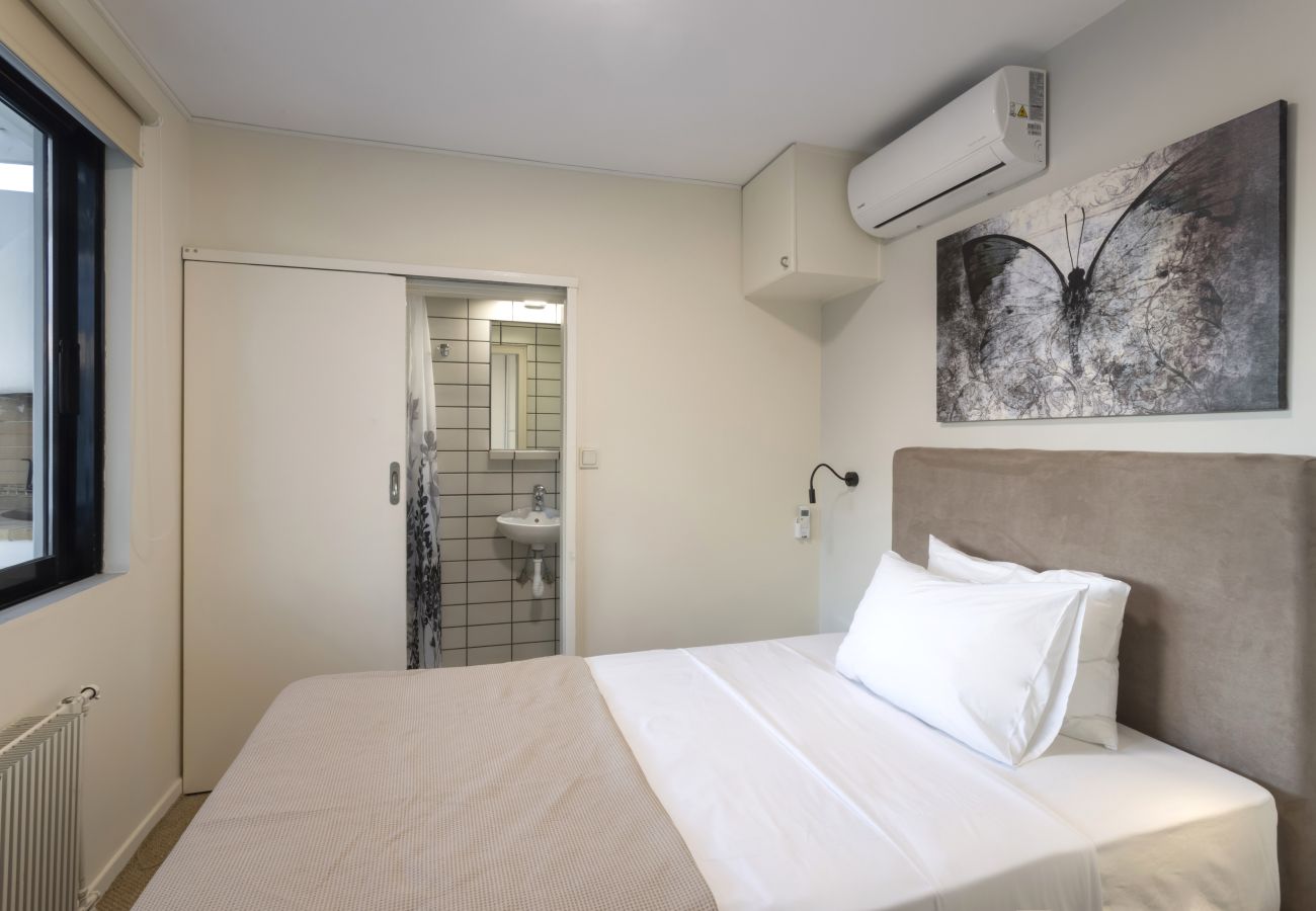 Terraced House in Athens - Spacious 3bdr Townhouse with Monumental View