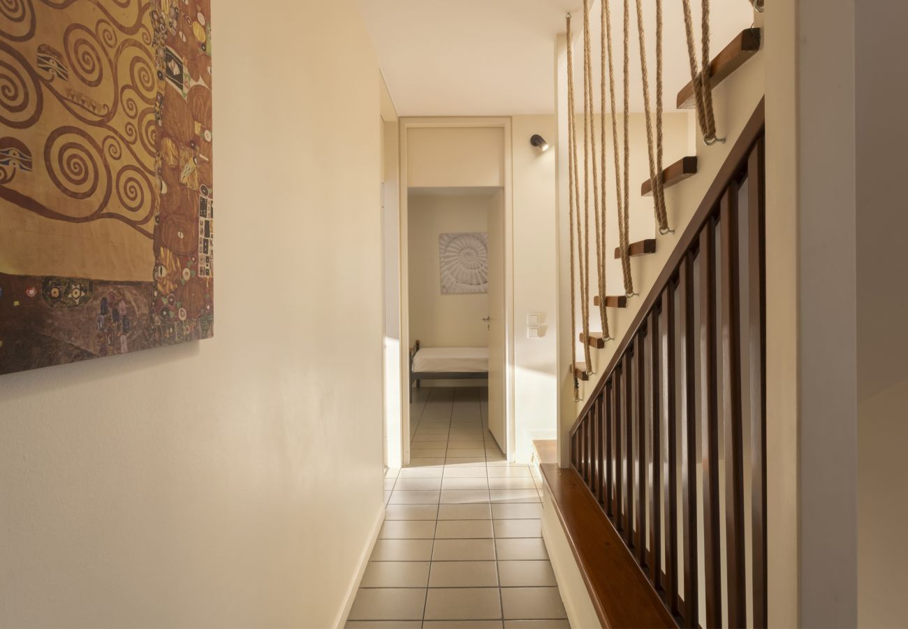 Terraced House in Athens - Spacious 3bdr Townhouse with Monumental View