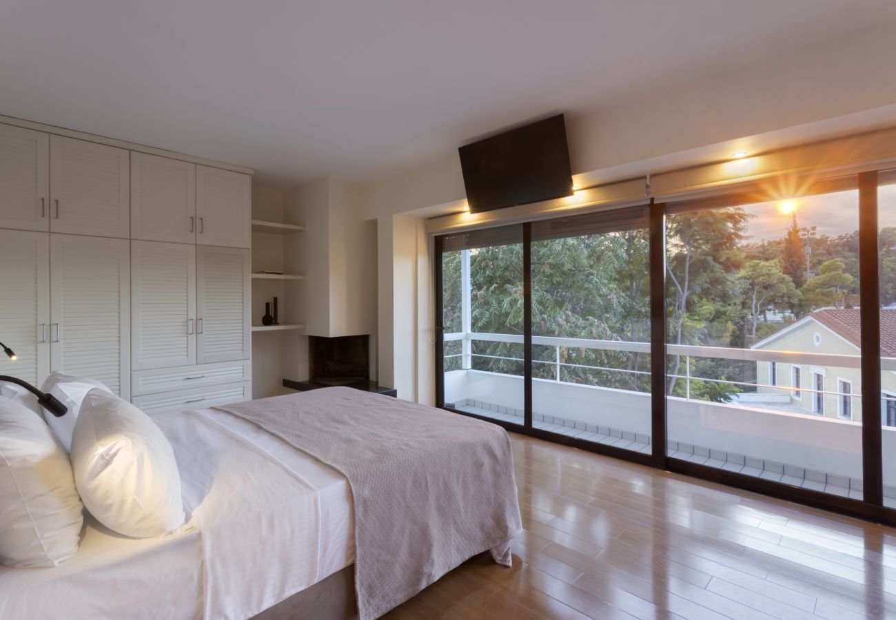 Terraced House in Athens - Spacious 3bdr Townhouse with Monumental View