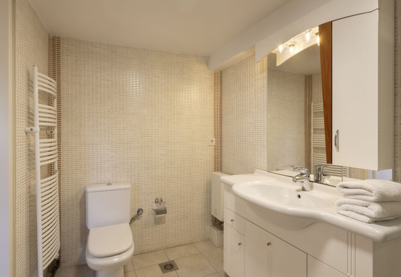 Terraced House in Athens - Spacious 3bdr Townhouse with Monumental View