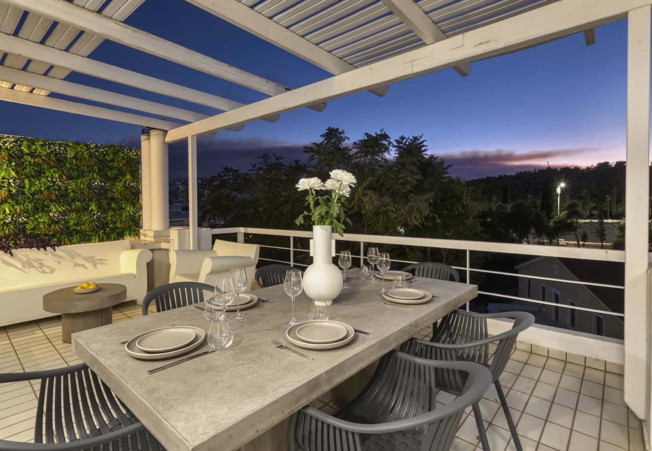 Terraced House in Athens - Spacious 3bdr Townhouse with Monumental View