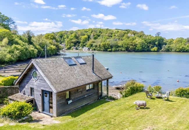 Cottage in Dittisham - Water Edge Boathouse - On the River Dart