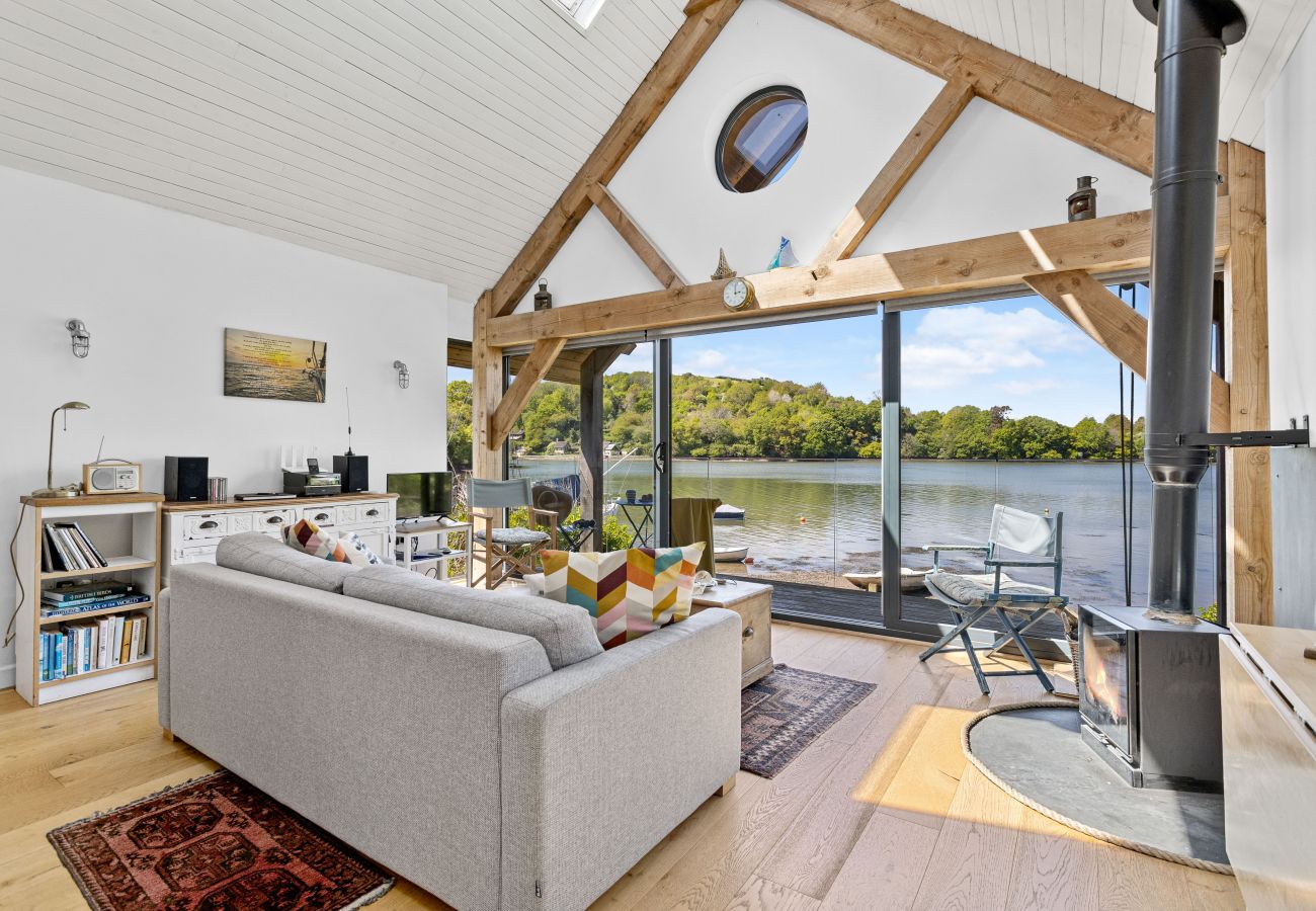 Cottage in Dittisham - Water Edge Boathouse - On the River Dart