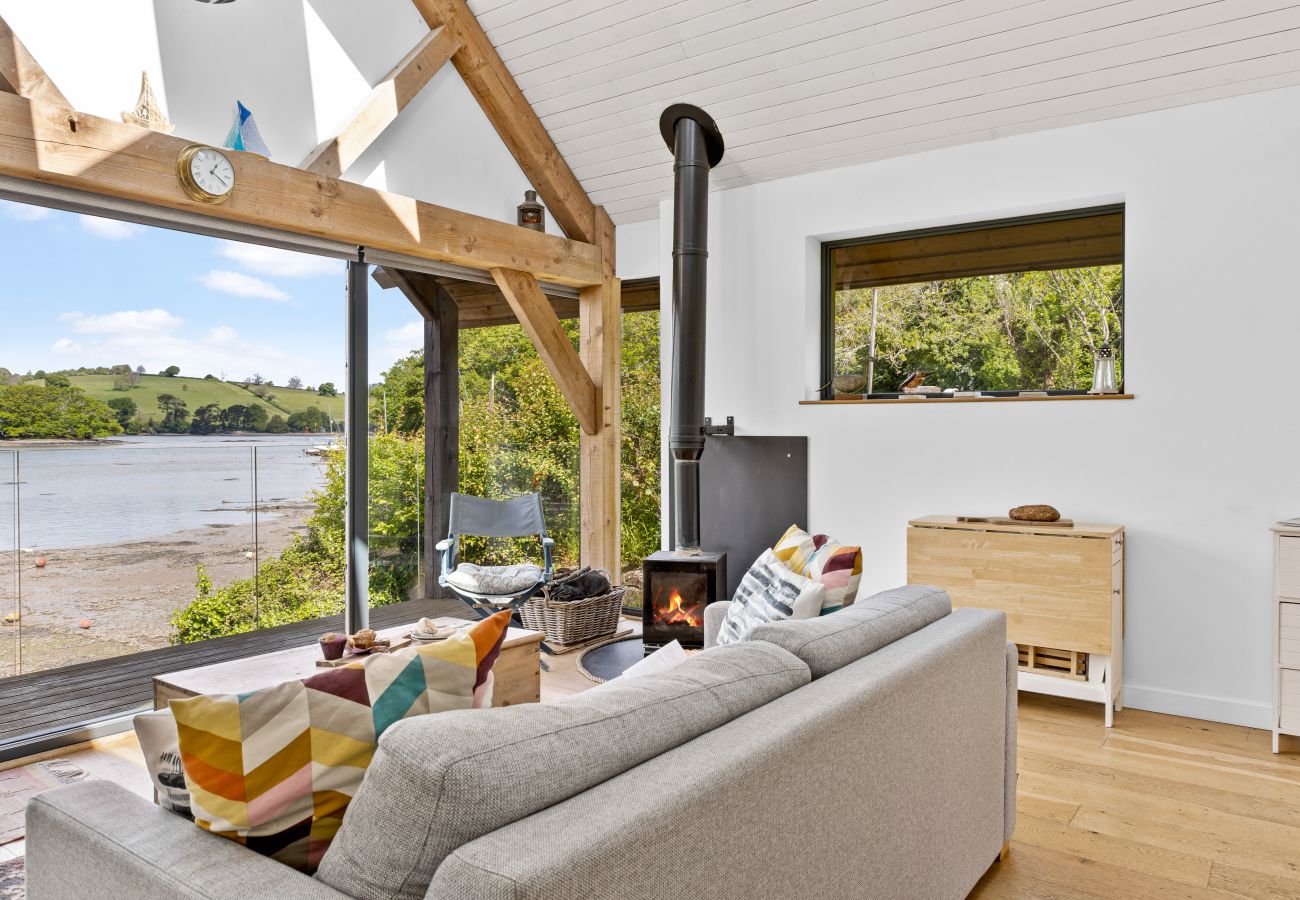 Cottage in Dittisham - Water Edge Boathouse - On the River Dart