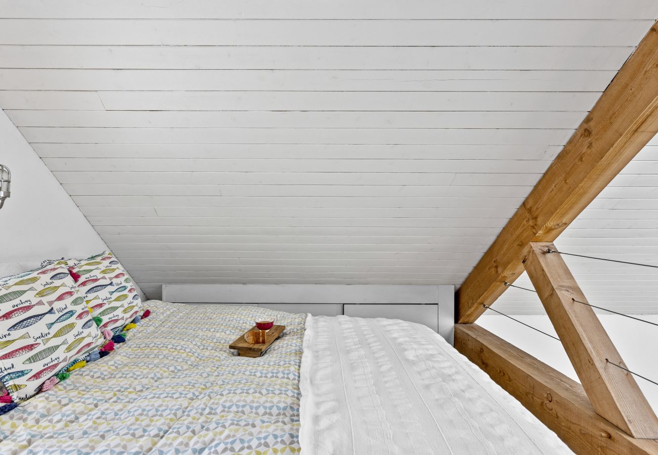 Cottage in Dittisham - Water Edge Boathouse - On the River Dart