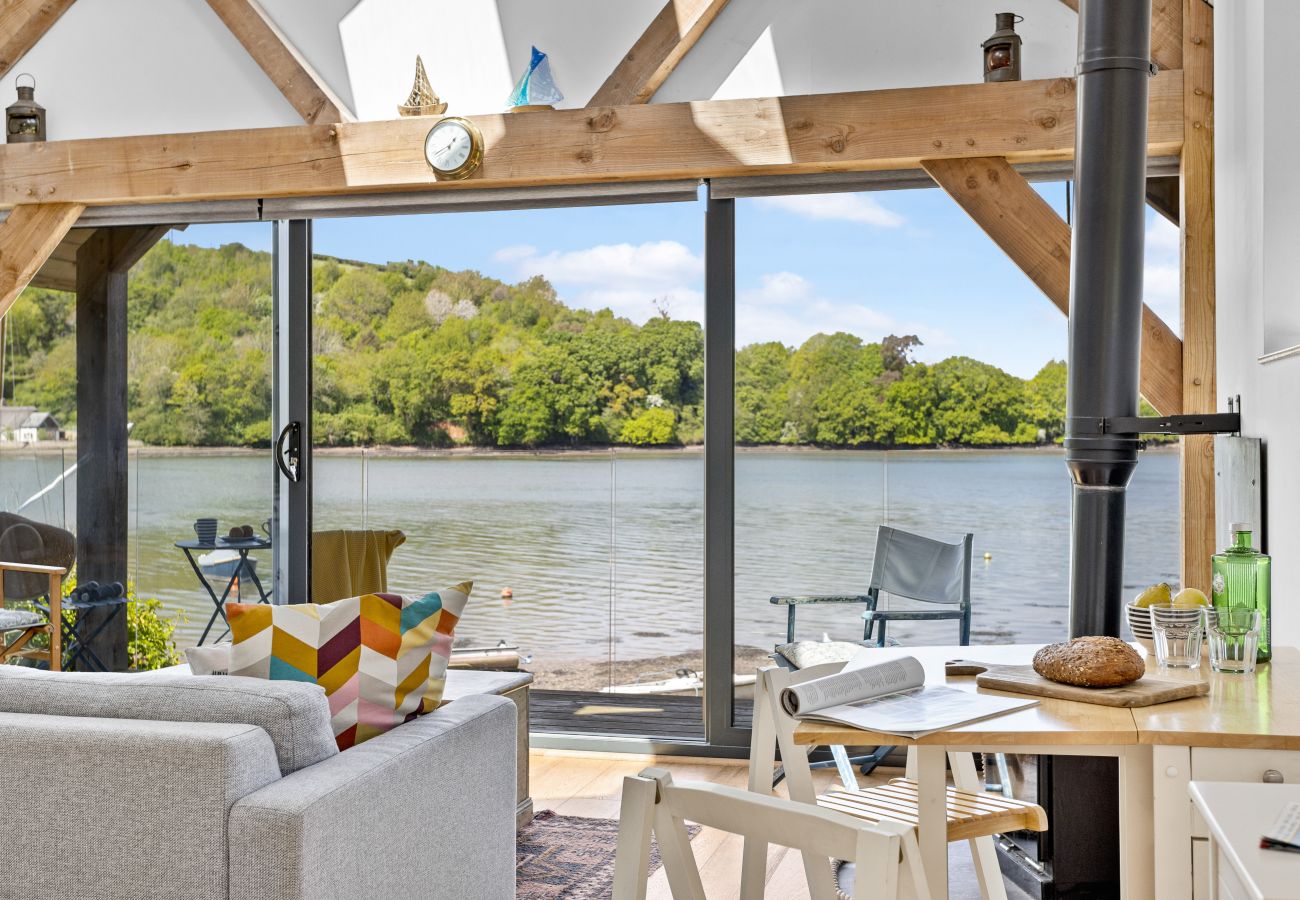 Cottage in Dittisham - Water Edge Boathouse - On the River Dart