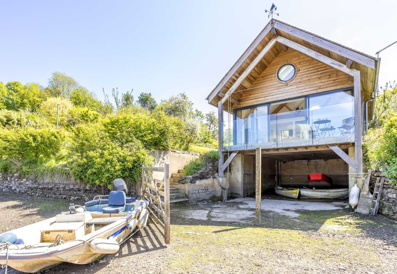 Cottage in Dittisham - Water Edge Boathouse - On the River Dart