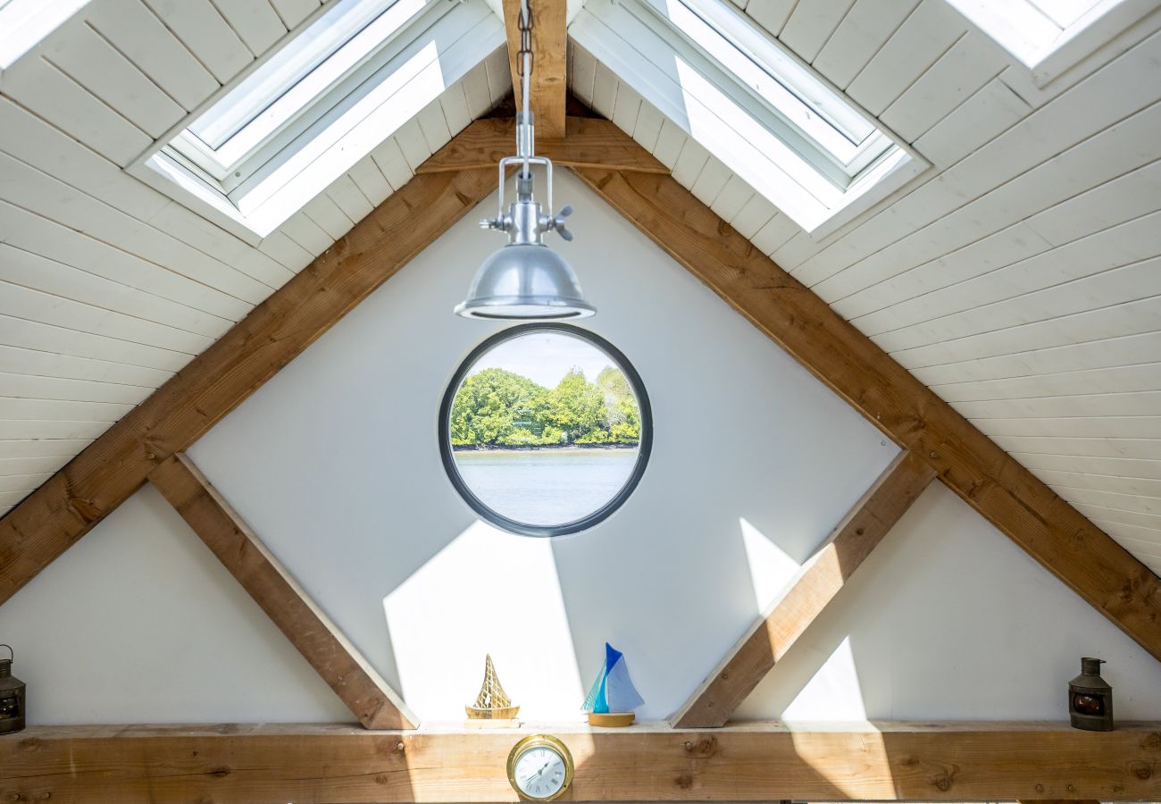 Cottage in Dittisham - Water Edge Boathouse - On the River Dart