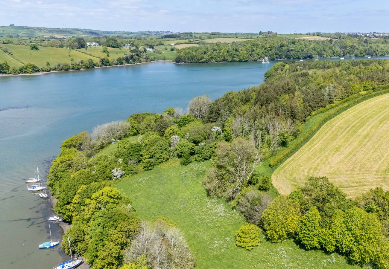 Cottage in Dittisham - Water Edge Boathouse - On the River Dart