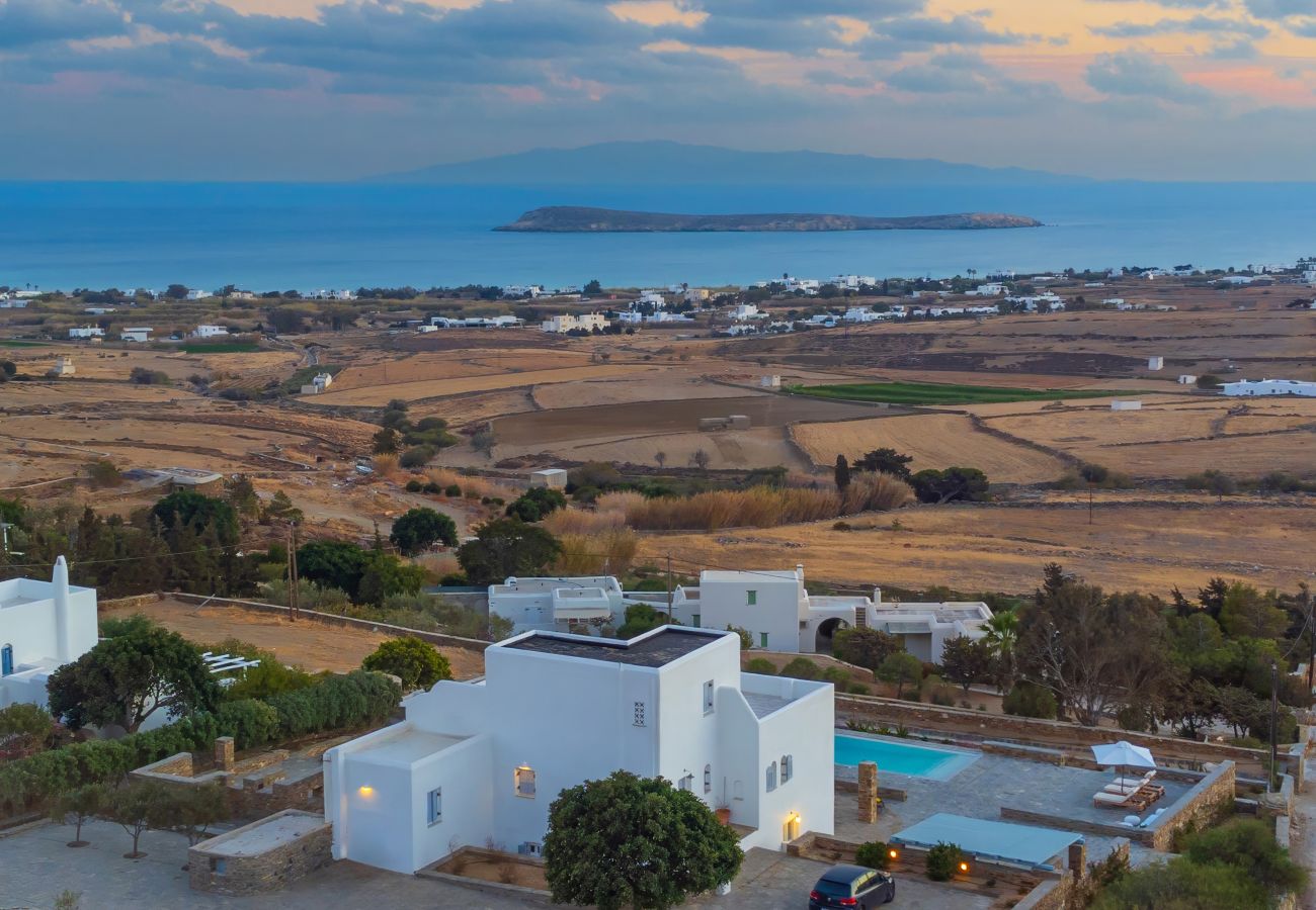 Villa in Tzanes - Soho Villa with private pool in Paros