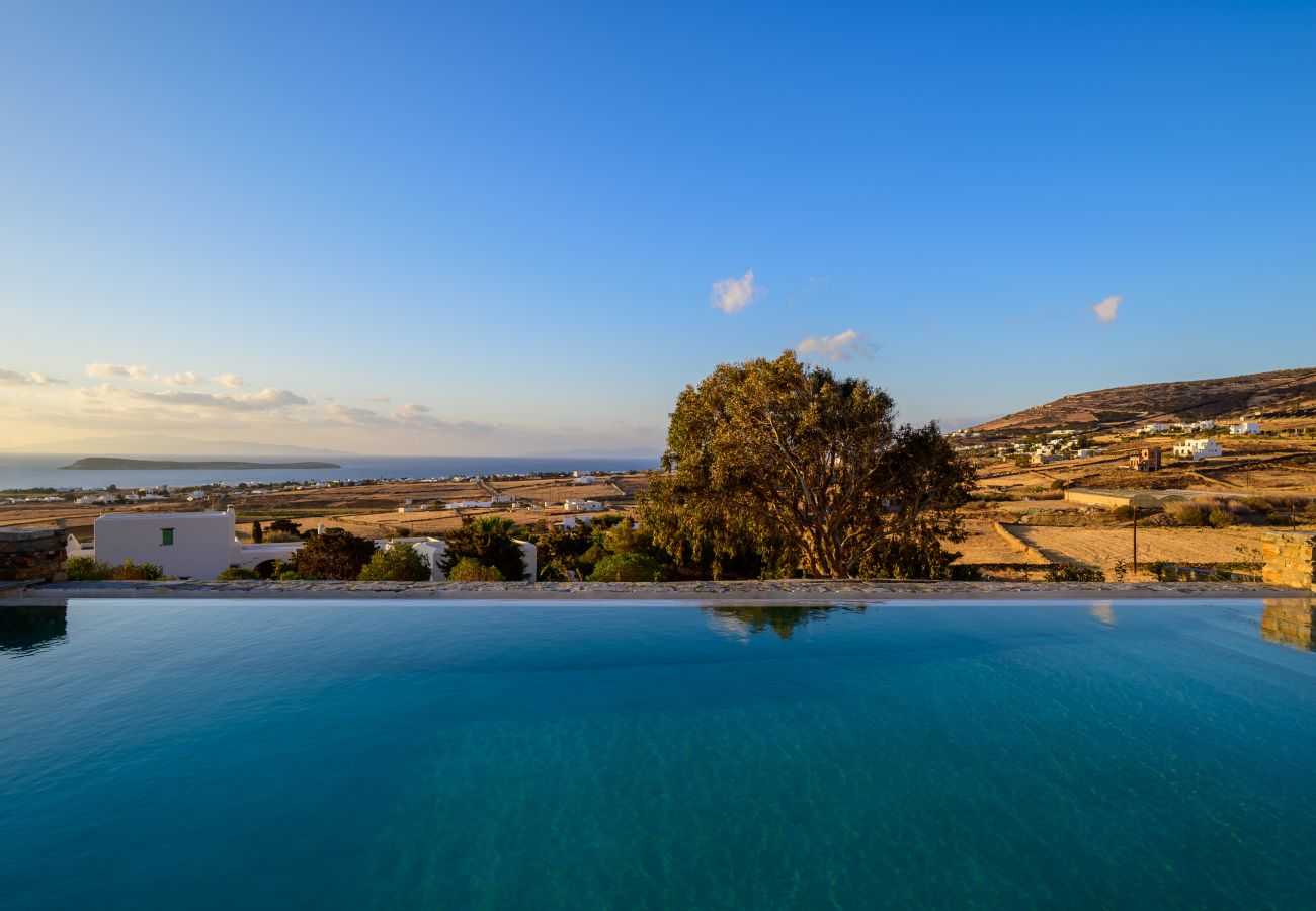 Villa in Tzanes - Soho Villa with private pool in Paros