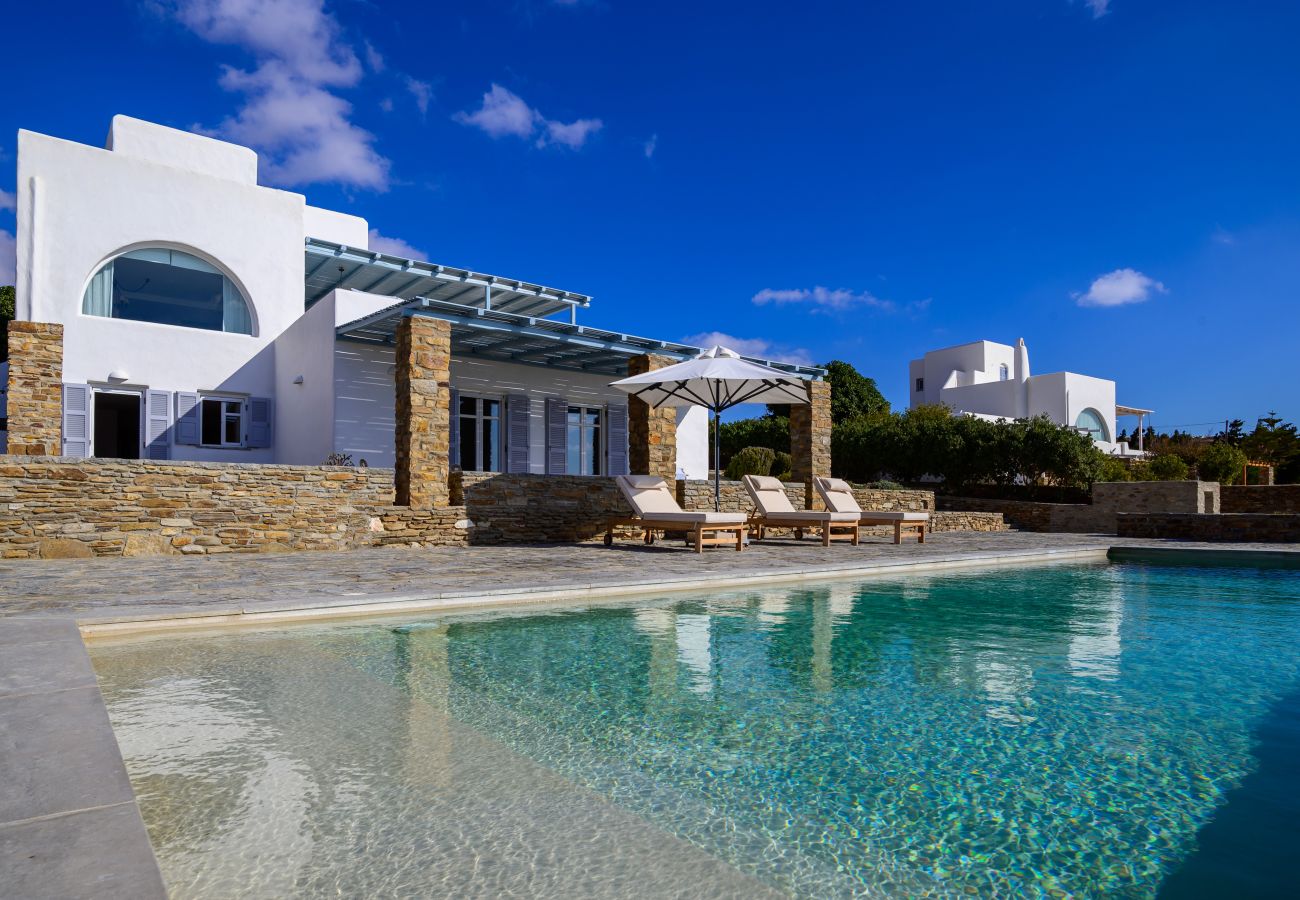 Villa in Tzanes - Soho Villa with private pool in Paros