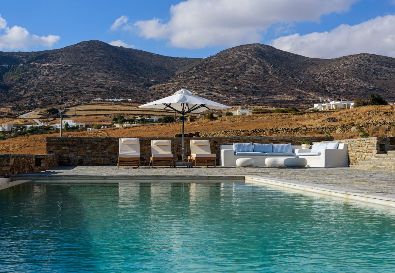 Villa in Tzanes - Soho Villa with private pool in Paros