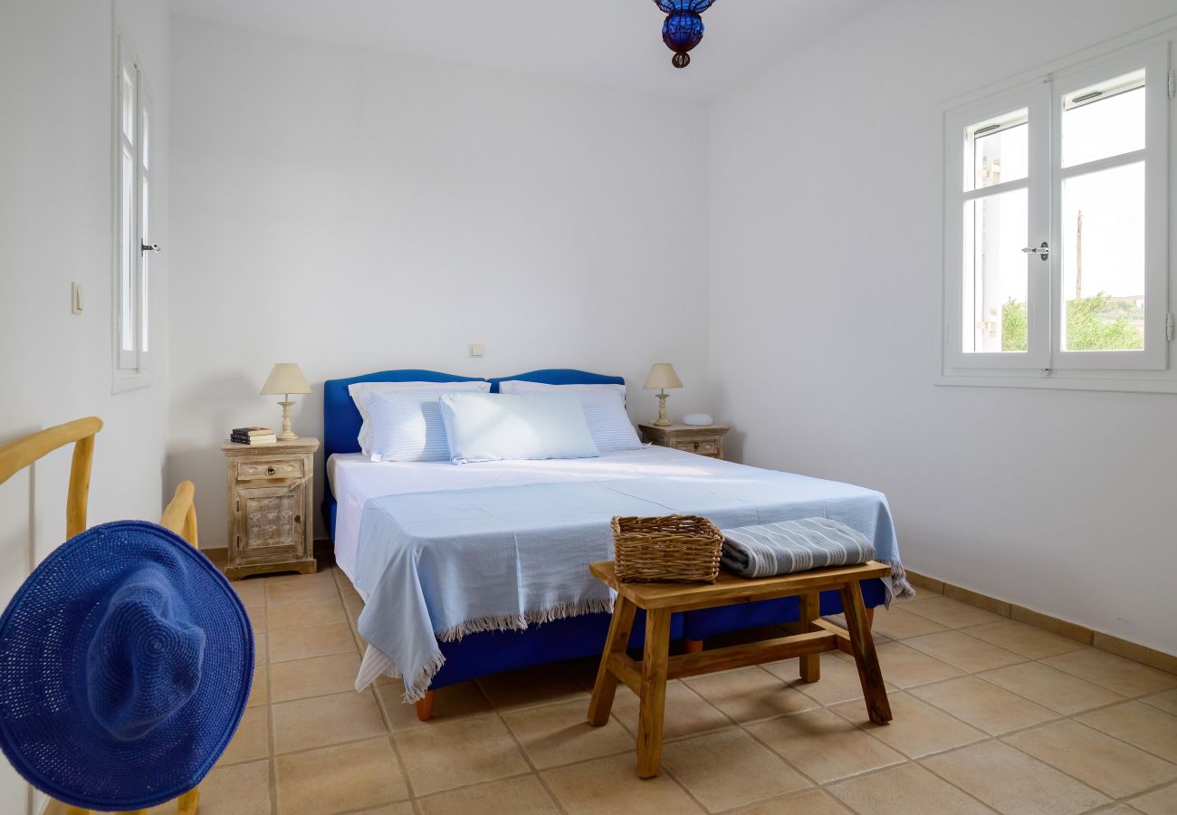 Villa in Tzanes - Soho Villa with private pool in Paros