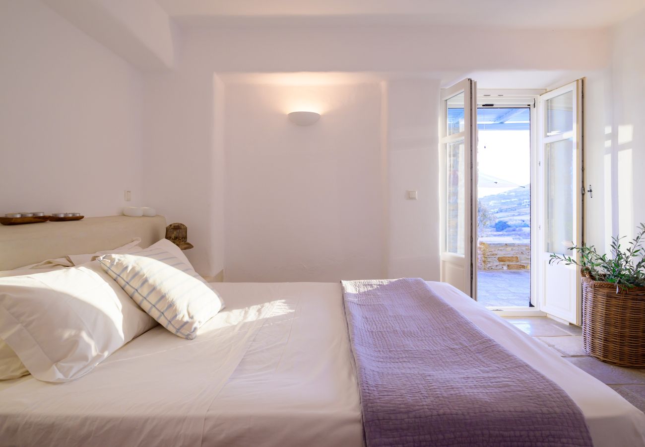 Villa in Tzanes - Soho Villa with private pool in Paros