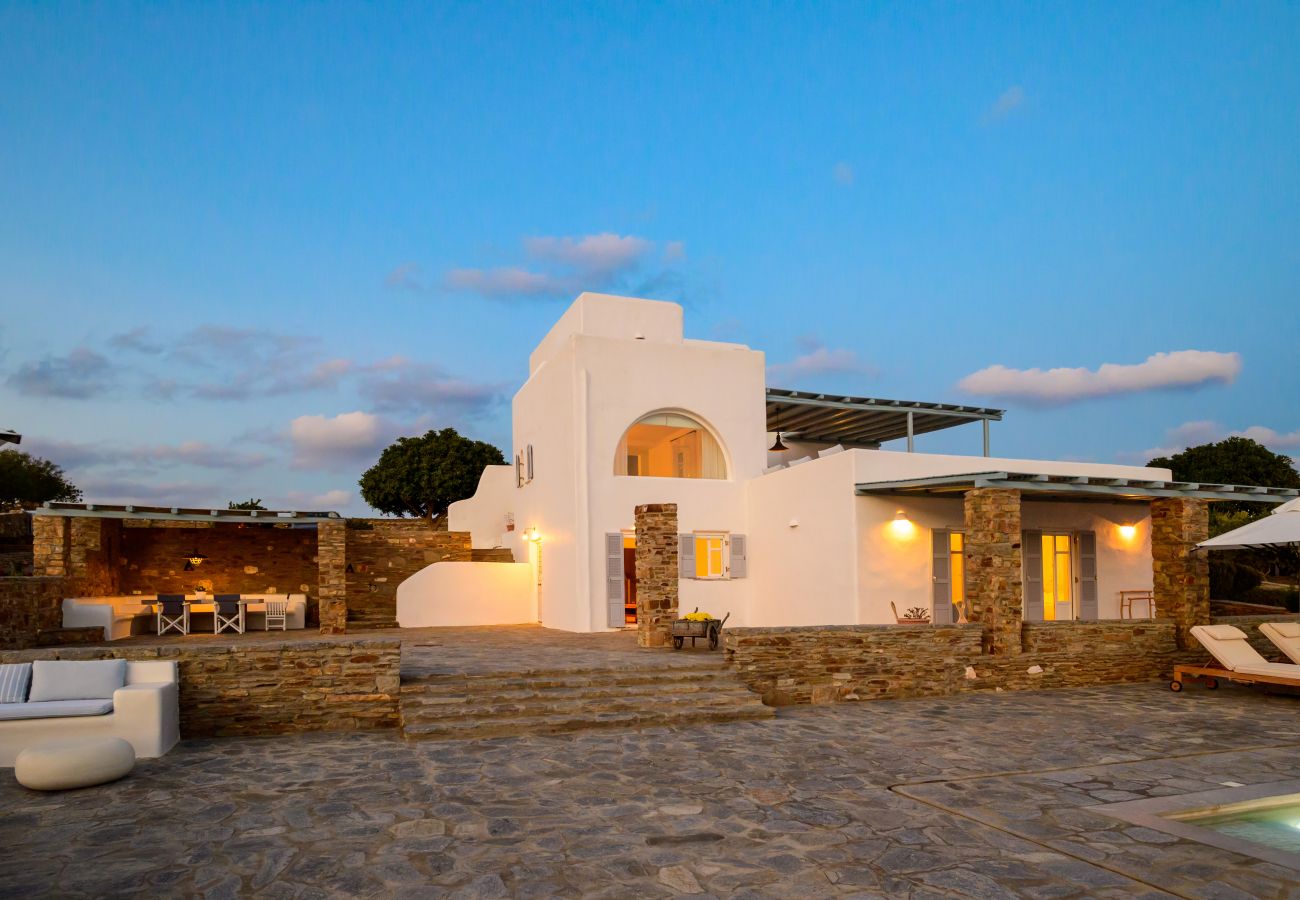 Villa in Tzanes - Soho Villa with private pool in Paros