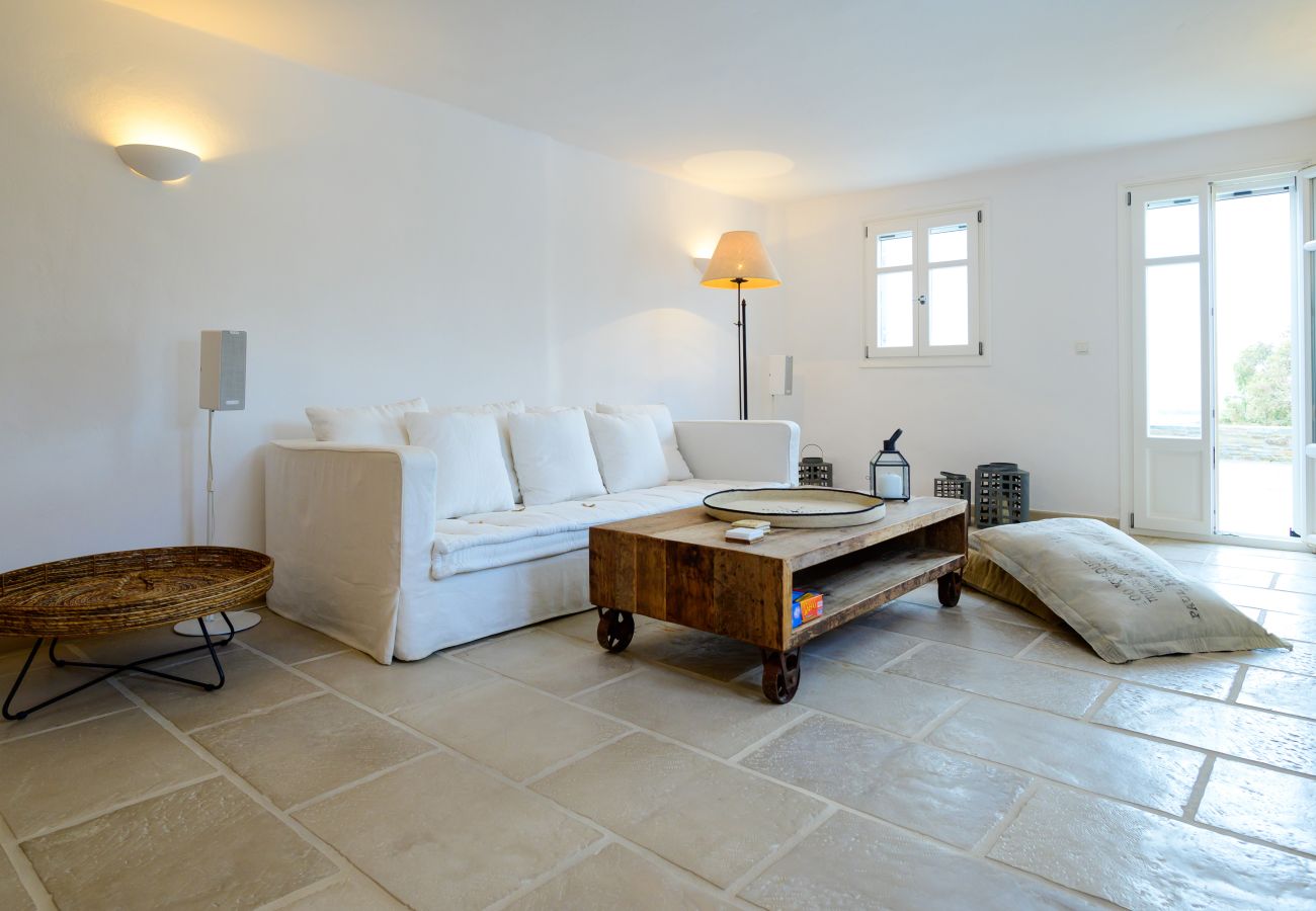 Villa in Tzanes - Soho Villa with private pool in Paros