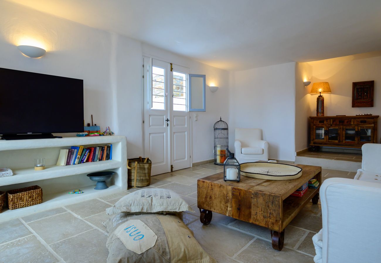 Villa in Tzanes - Soho Villa with private pool in Paros