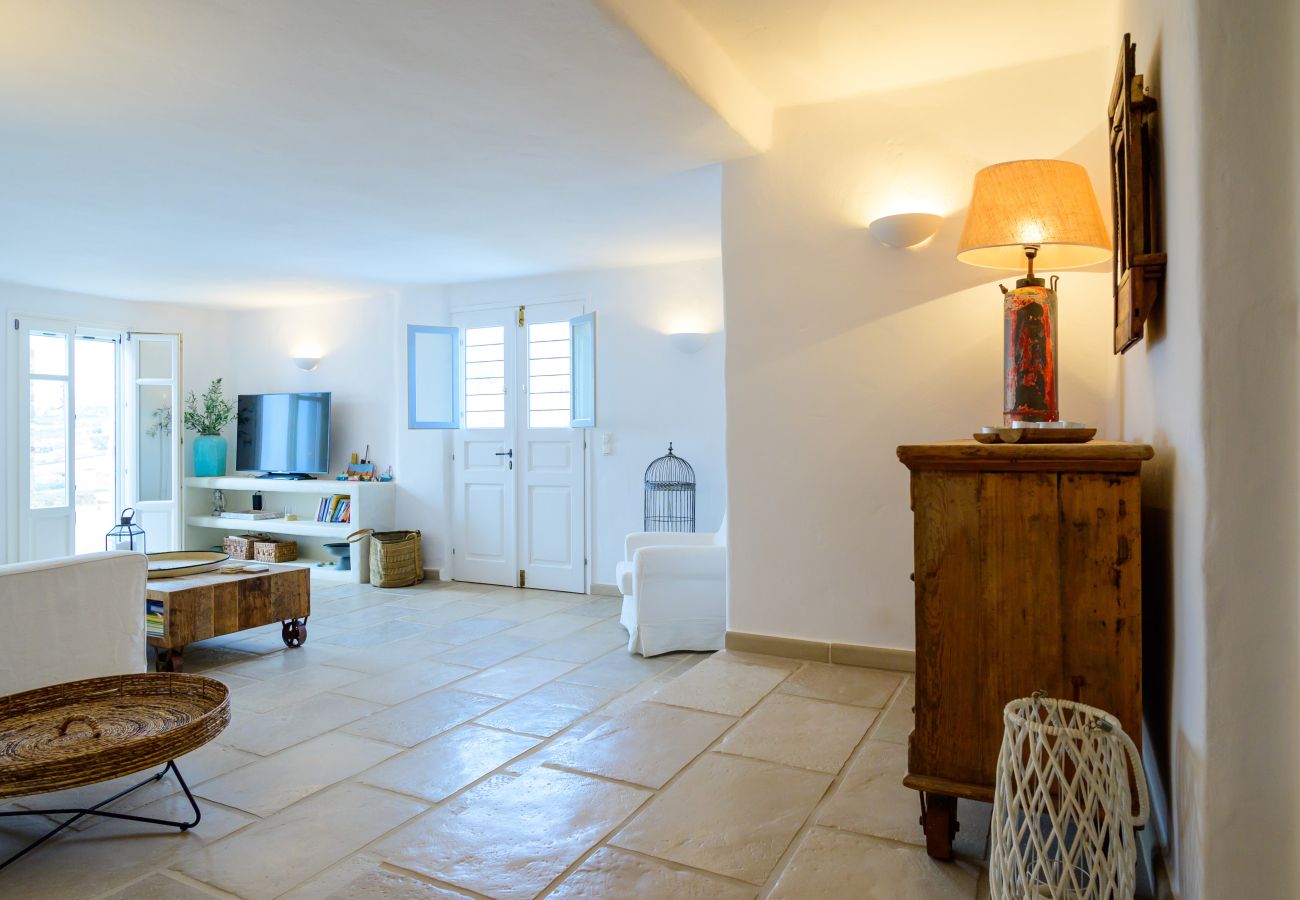 Villa in Tzanes - Soho Villa with private pool in Paros