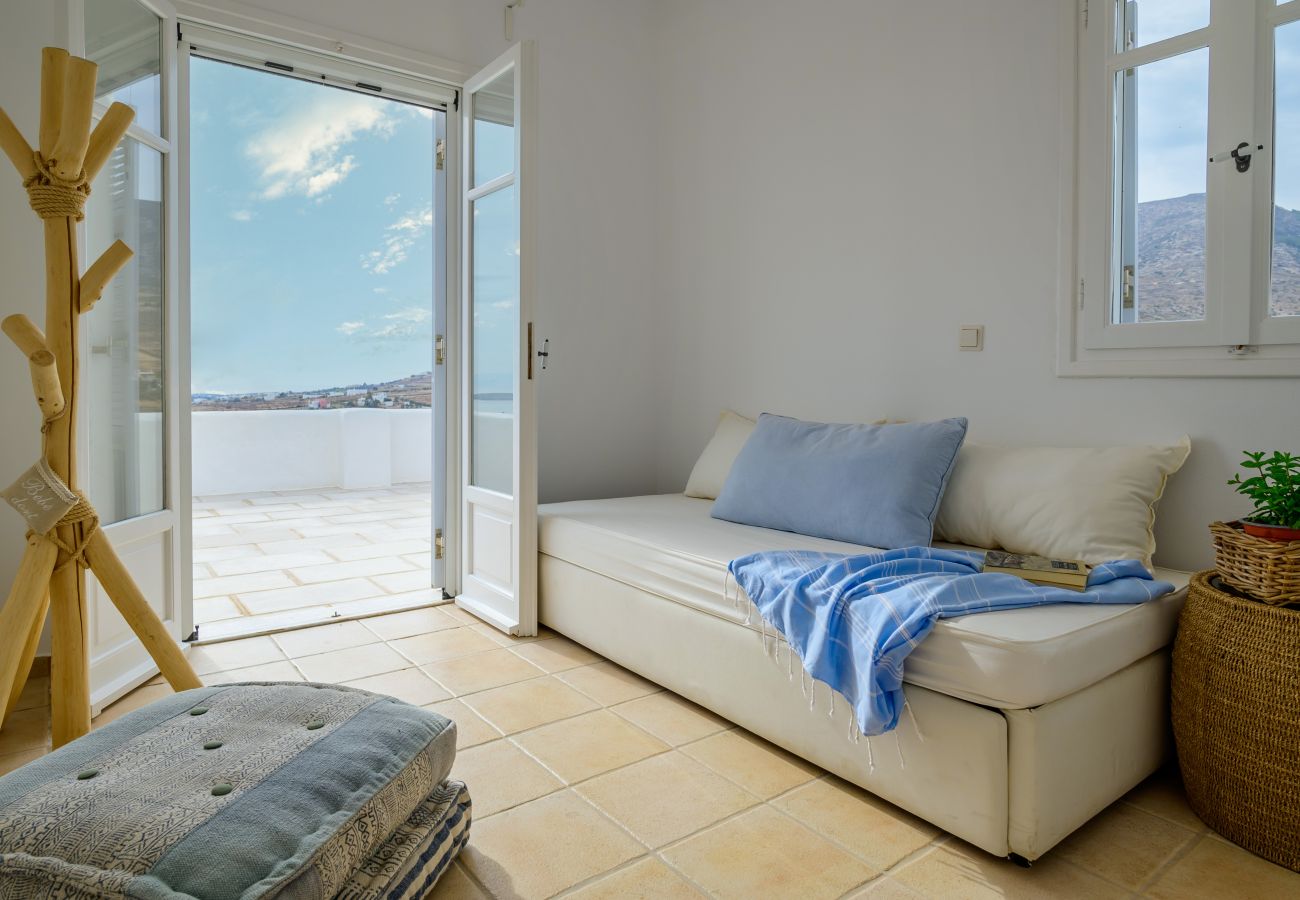 Villa in Tzanes - Soho Villa with private pool in Paros