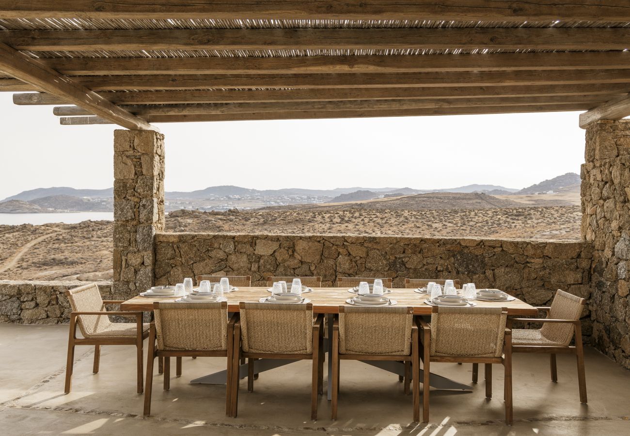 Villa in Mykonos - Seafront 9BDR Serenity in Mykonos