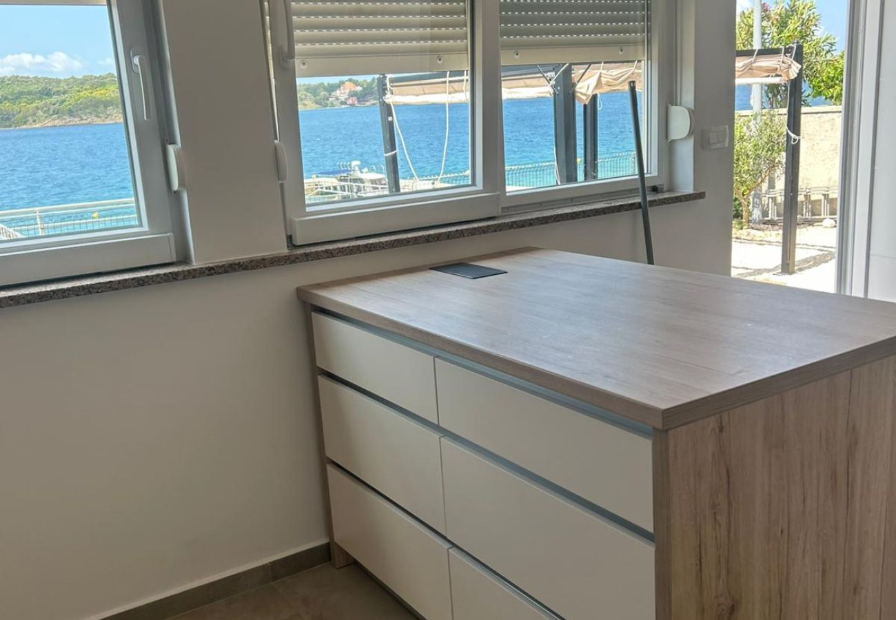 Apartment in Supetarska Draga - Sunset Apartment with Splendid Sea View