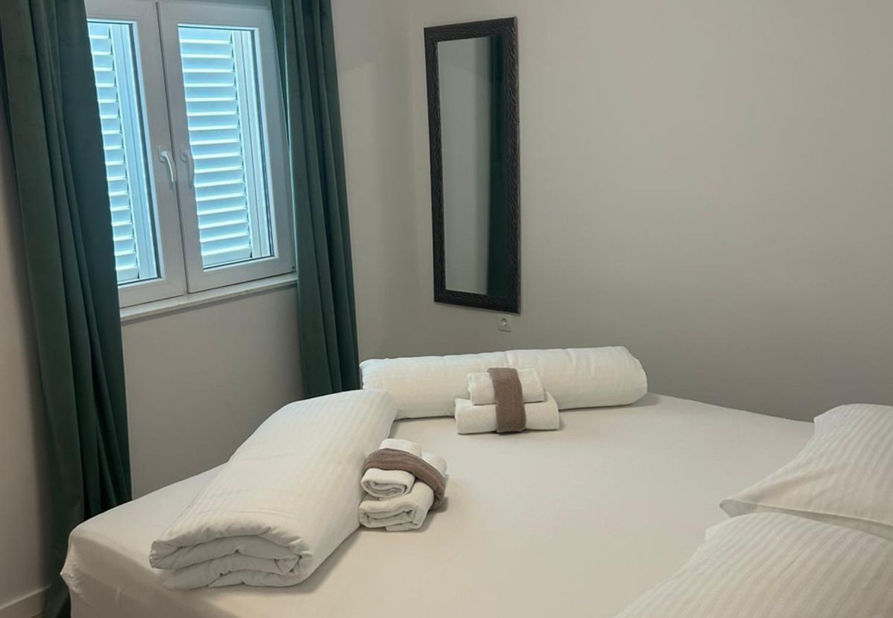 Apartment in Supetarska Draga - Sunset Apartment with Splendid Sea View