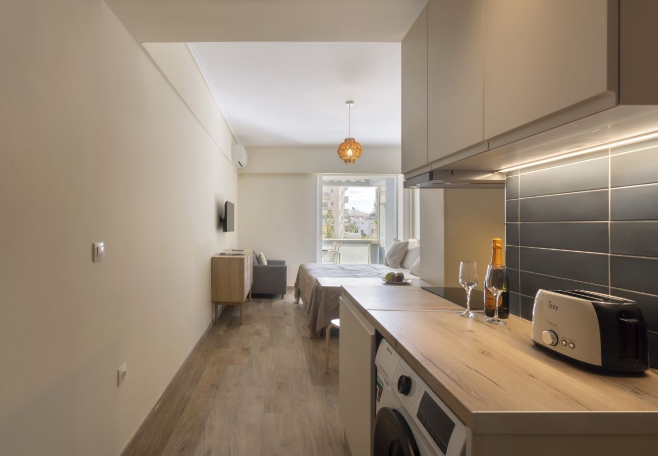 Studio in Palaio Faliro - Renovated Studio with Sea View in Palaio Faliro