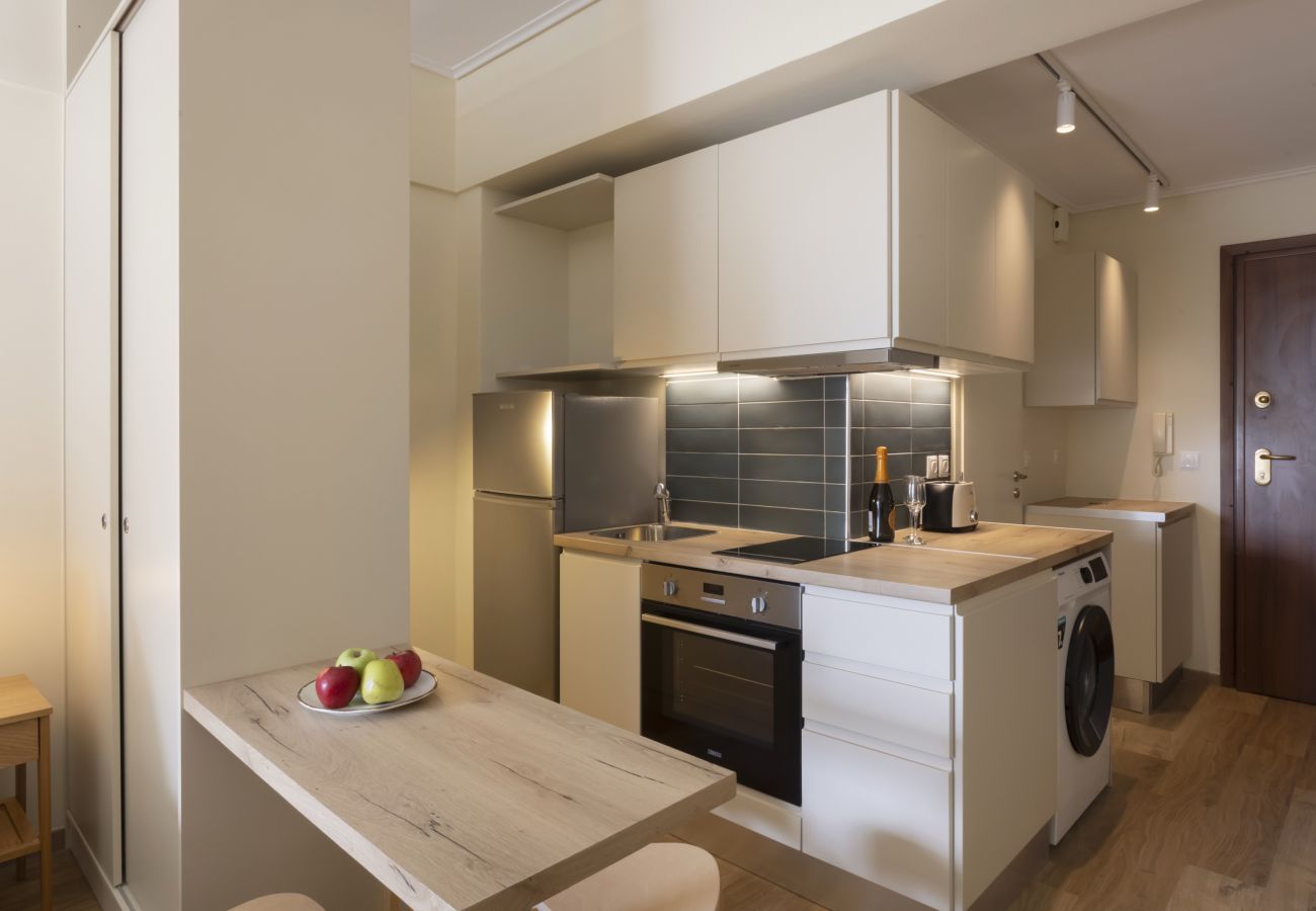 Studio in Palaio Faliro - Renovated Studio with Sea View in Palaio Faliro