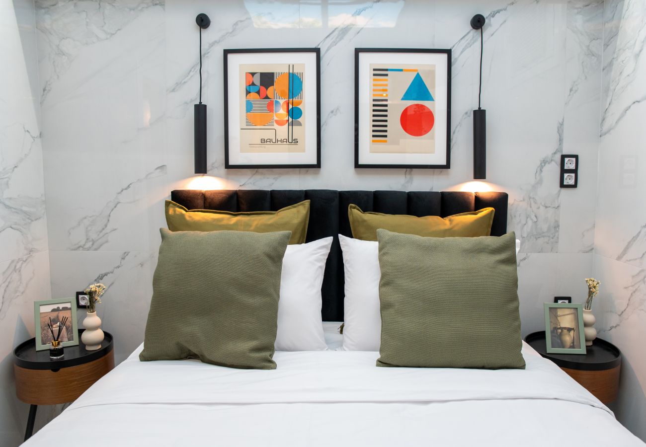 Apartment in Athens - A Rare Gem Near Acropolis in Koukaki