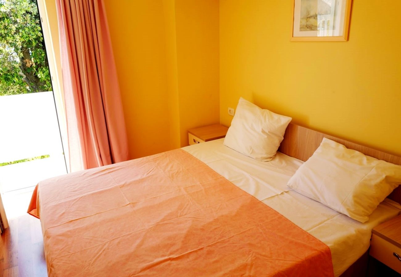 Apartment in Kampor - Family Friendly Apartment Mare  Close to the Sea