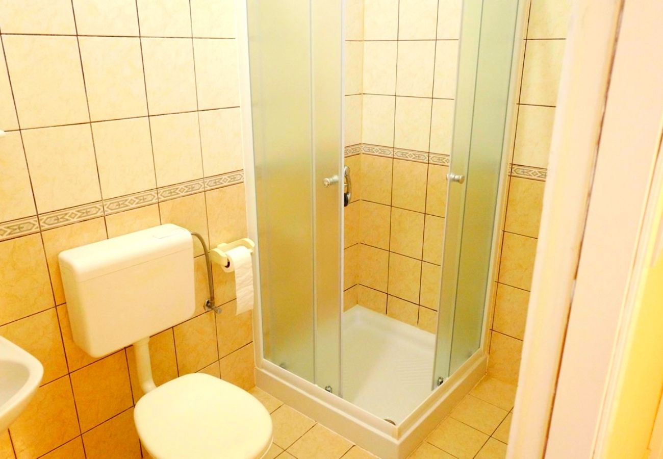 Apartment in Kampor - Family Friendly Apartment Mare  Close to the Sea