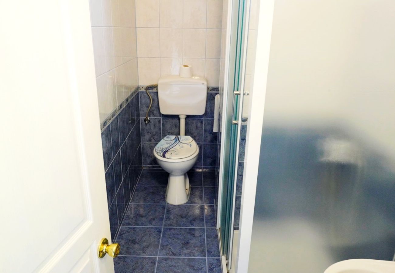 Apartment in Kampor - Family Friendly Apartment Mare  Close to the Sea