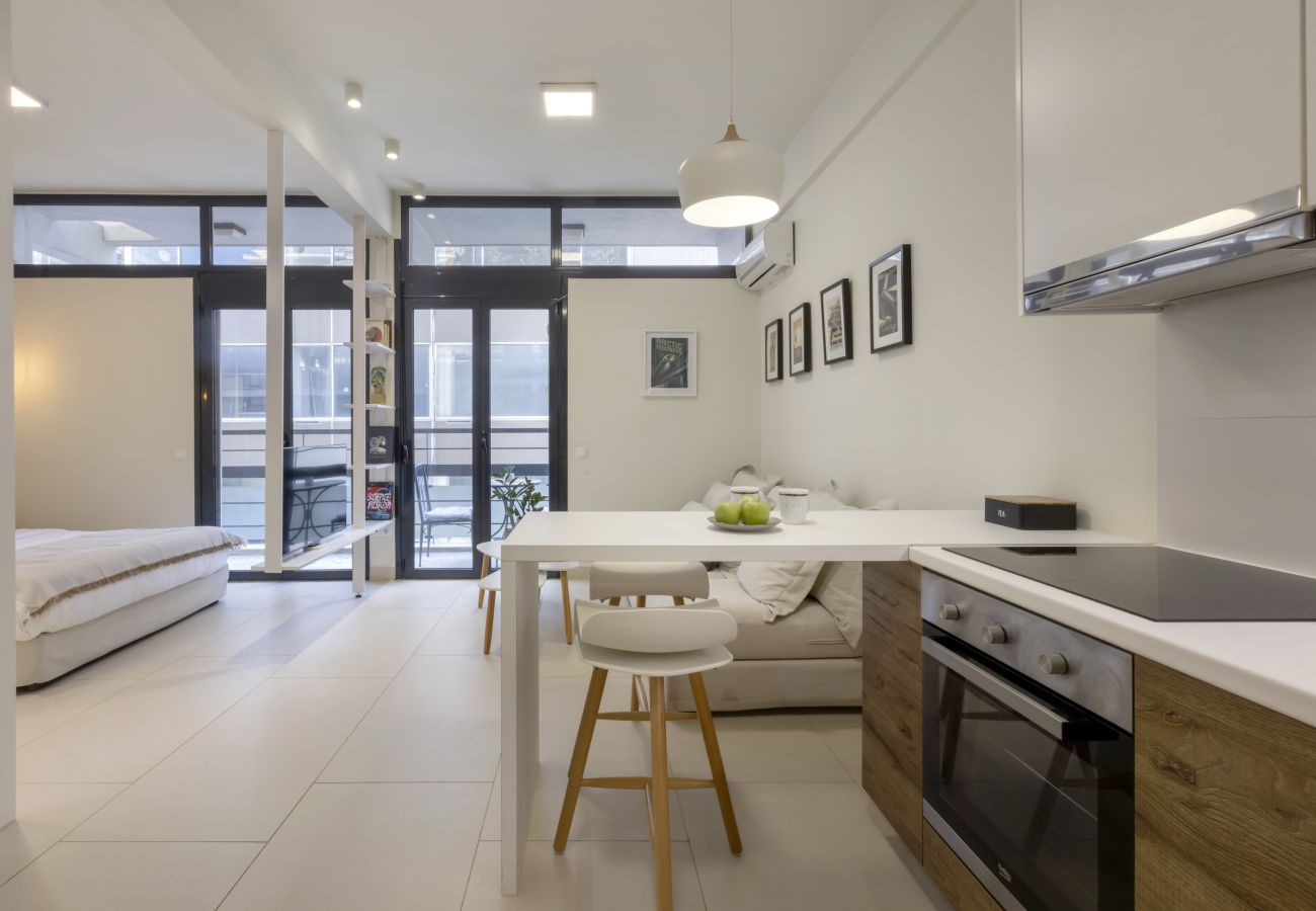 Studio in Athens - Sci-Fi Themed Studio in Koukaki