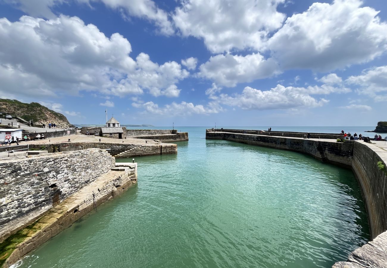 House in Charlestown - Blue Haze - Exclusive Duporth Estate  with private beach access