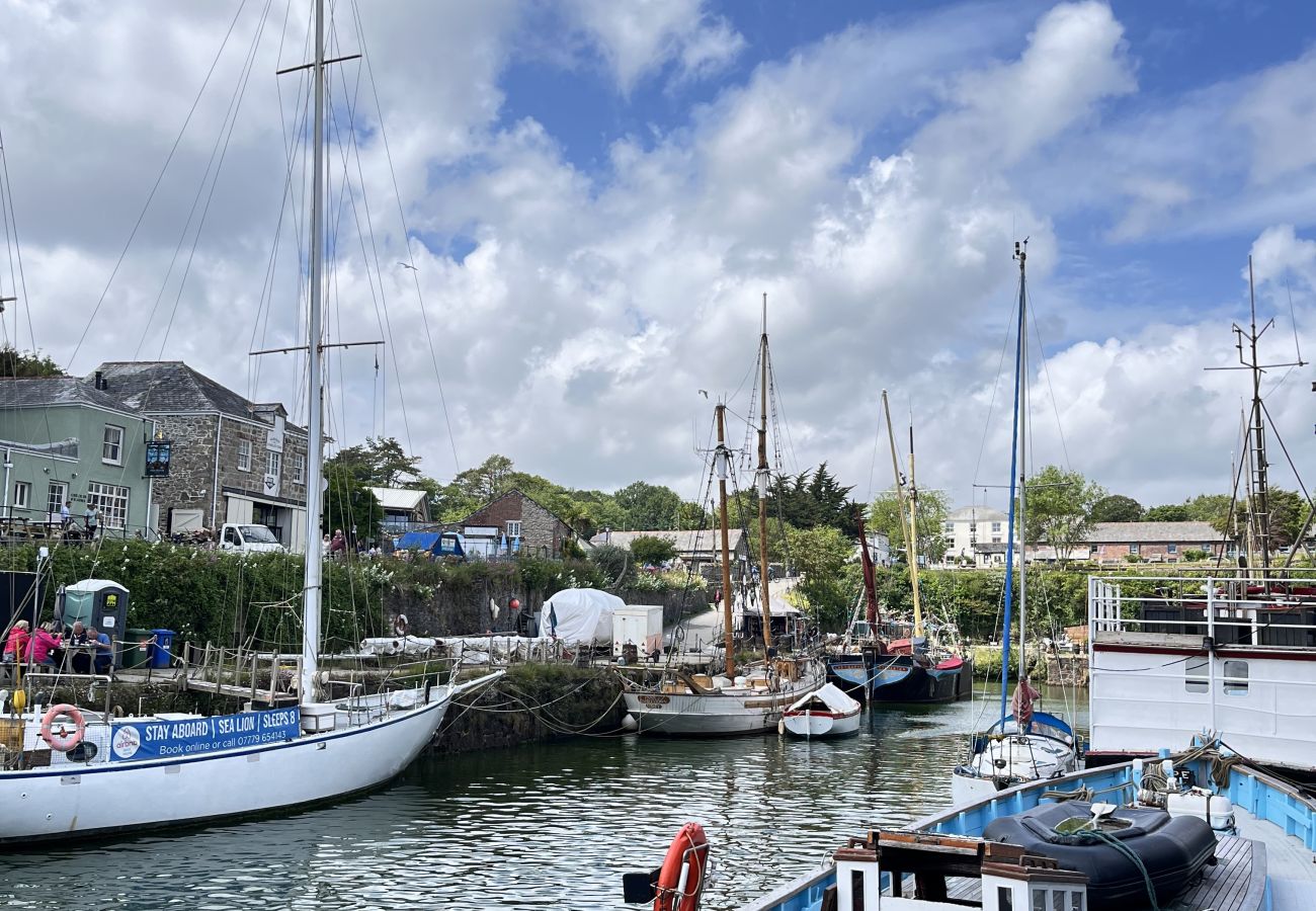 House in Charlestown - Blue Haze - Exclusive Duporth Estate  with private beach access