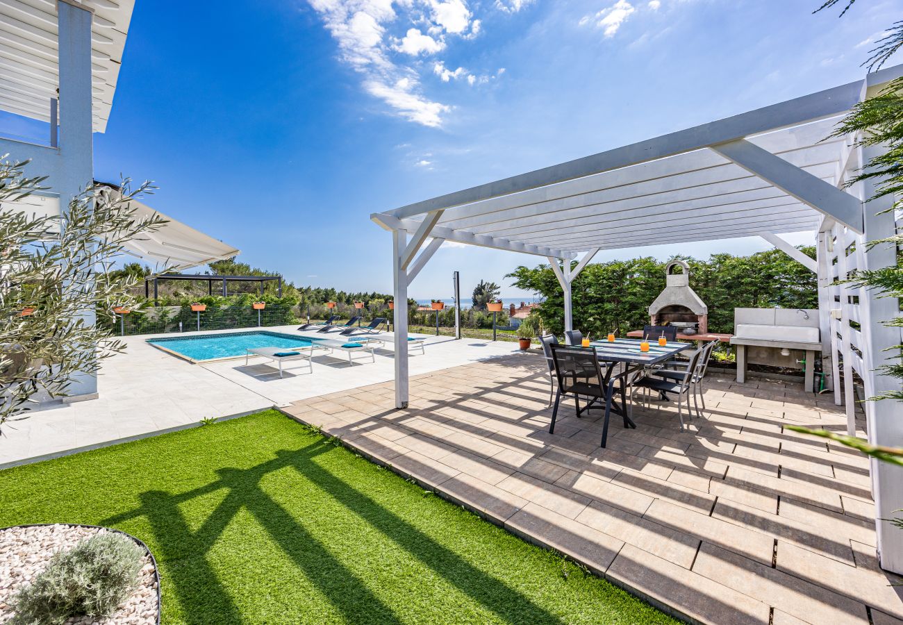 Villa in Diminići - Modern Villa Novek with Pool and Sea View