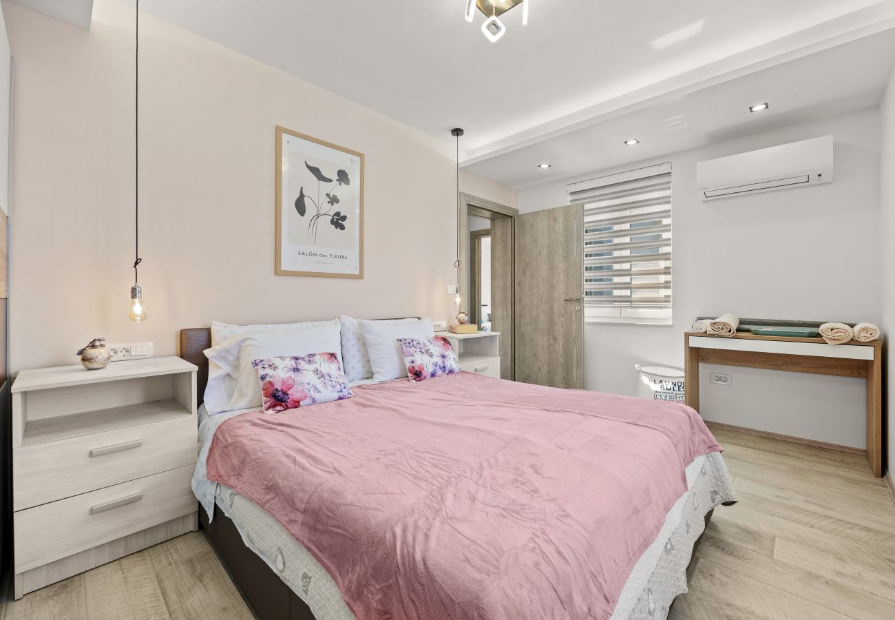 Villa in Diminići - Modern Villa Novek with Pool and Sea View