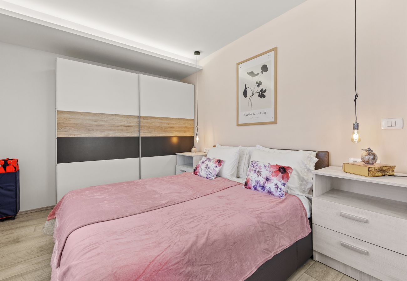 Villa in Diminići - Modern Villa Novek with Pool and Sea View