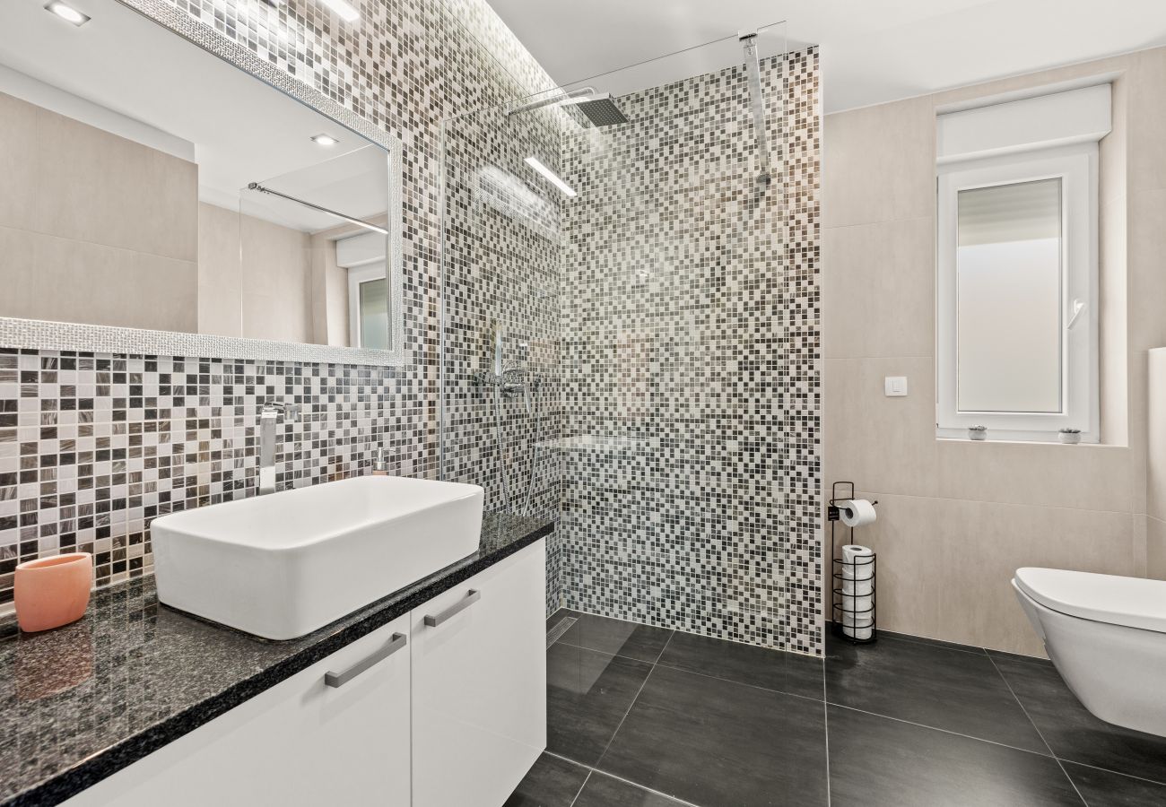 Villa in Diminići - Modern Villa Novek with Pool and Sea View