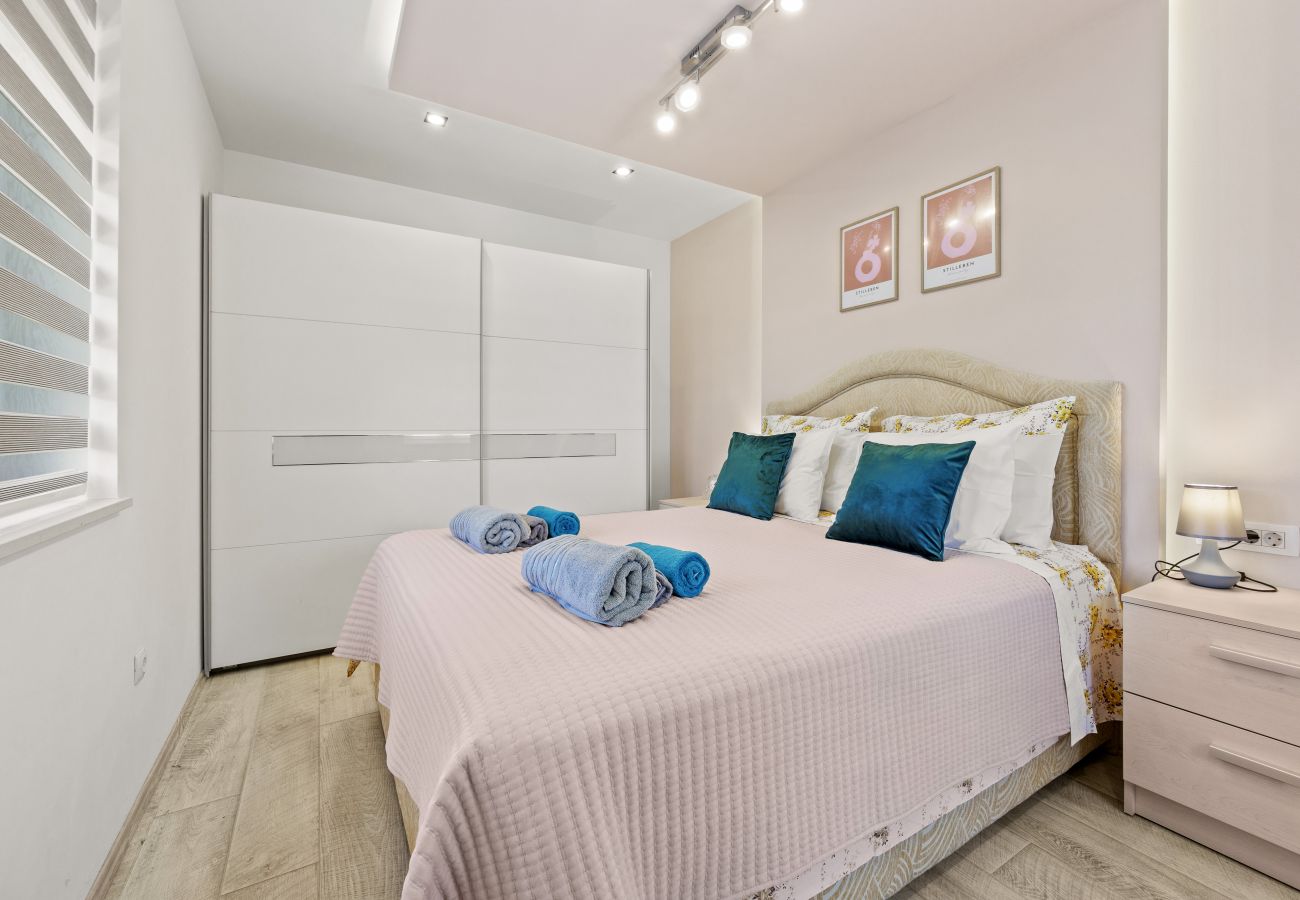 Villa in Diminići - Modern Villa Novek with Pool and Sea View