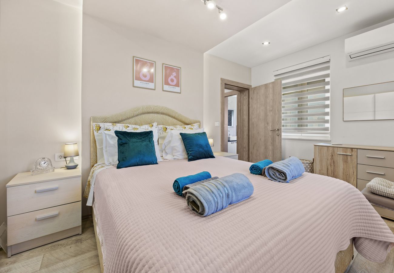 Villa in Diminići - Modern Villa Novek with Pool and Sea View