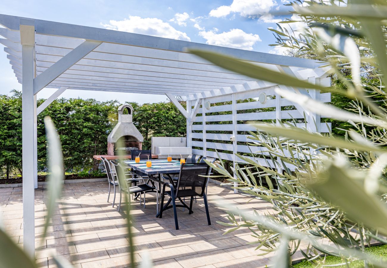 Villa in Diminići - Modern Villa Novek with Pool and Sea View