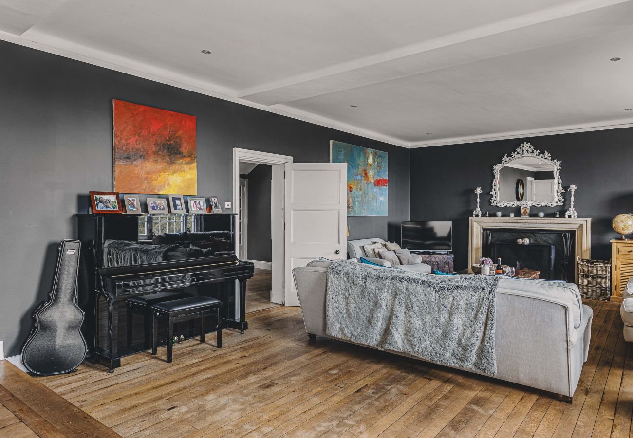 House in Dartmouth - Little Redlap - Gracious family home near Dartmouth