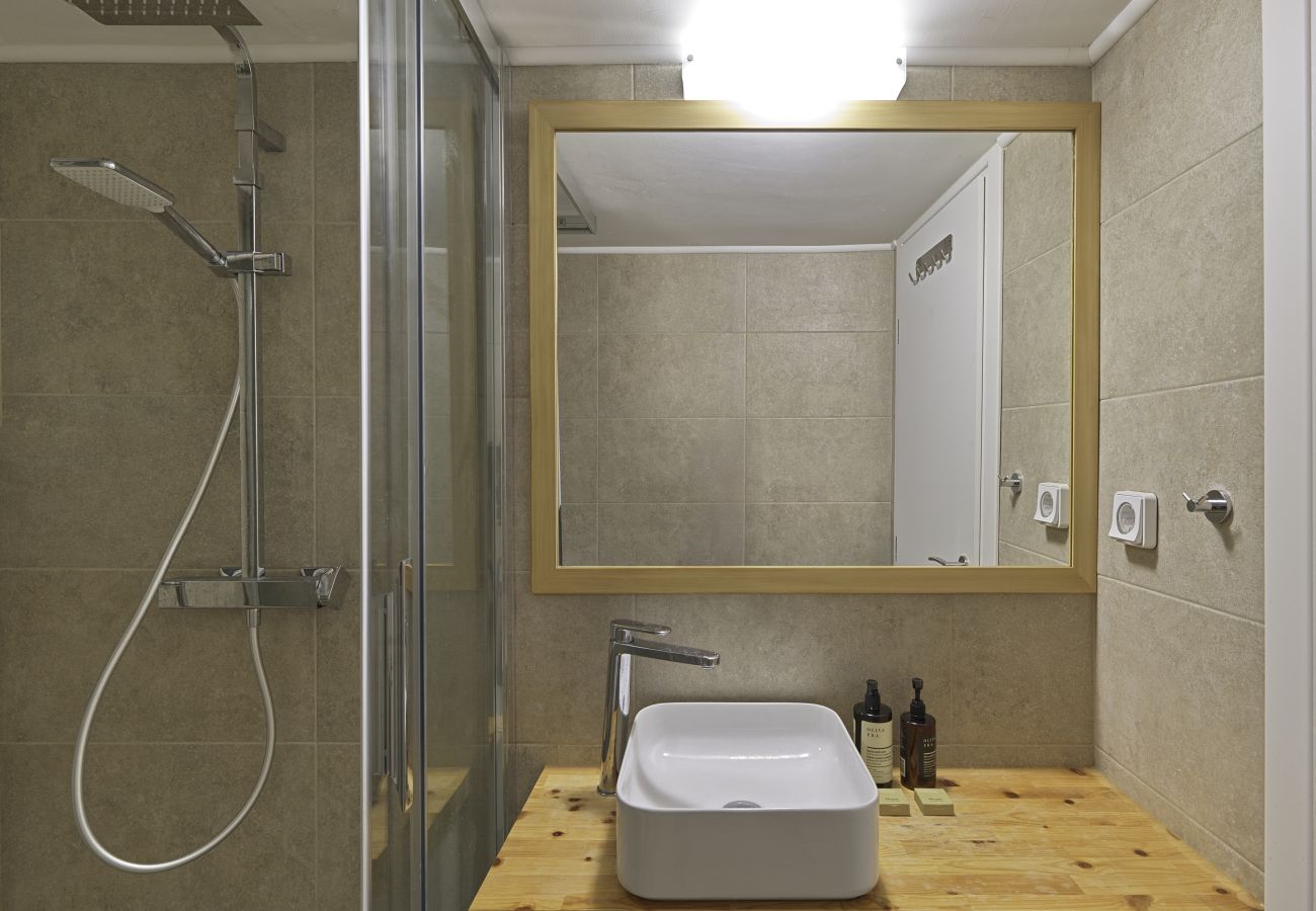 Apartment in Athens - Modern 1BDR Apartment with Balcony