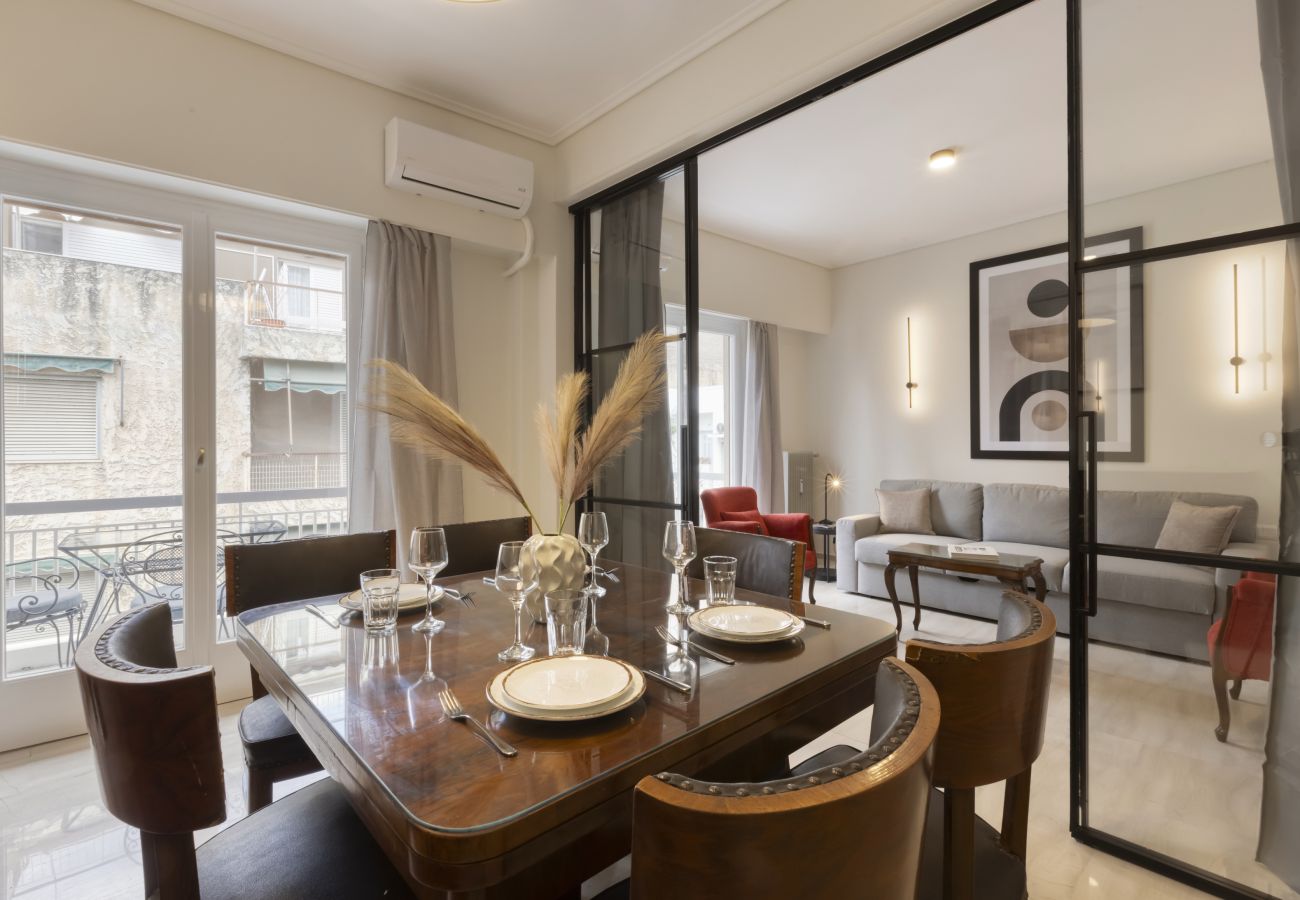 Apartment in Athens - Classic Elegance in Ilisia