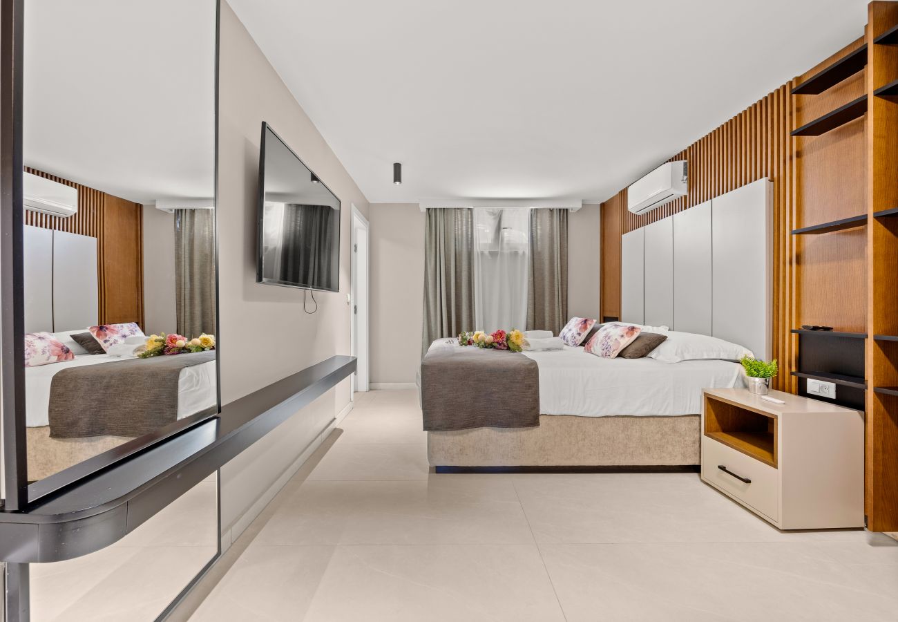 Apartment in Zadar - The Bayfront - Luxury Pool Residence