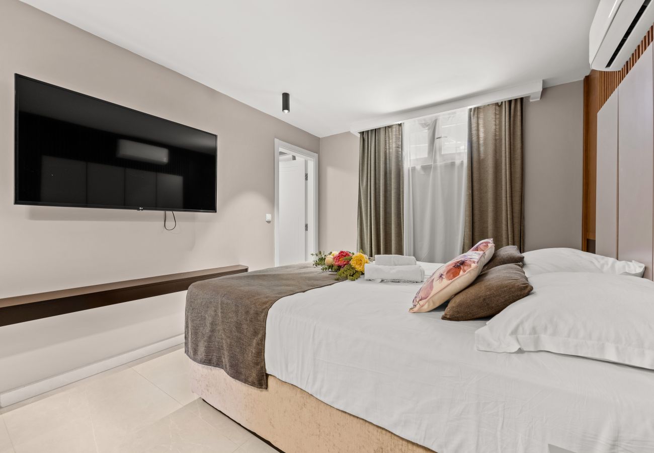 Apartment in Zadar - The Bayfront - Luxury Pool Residence