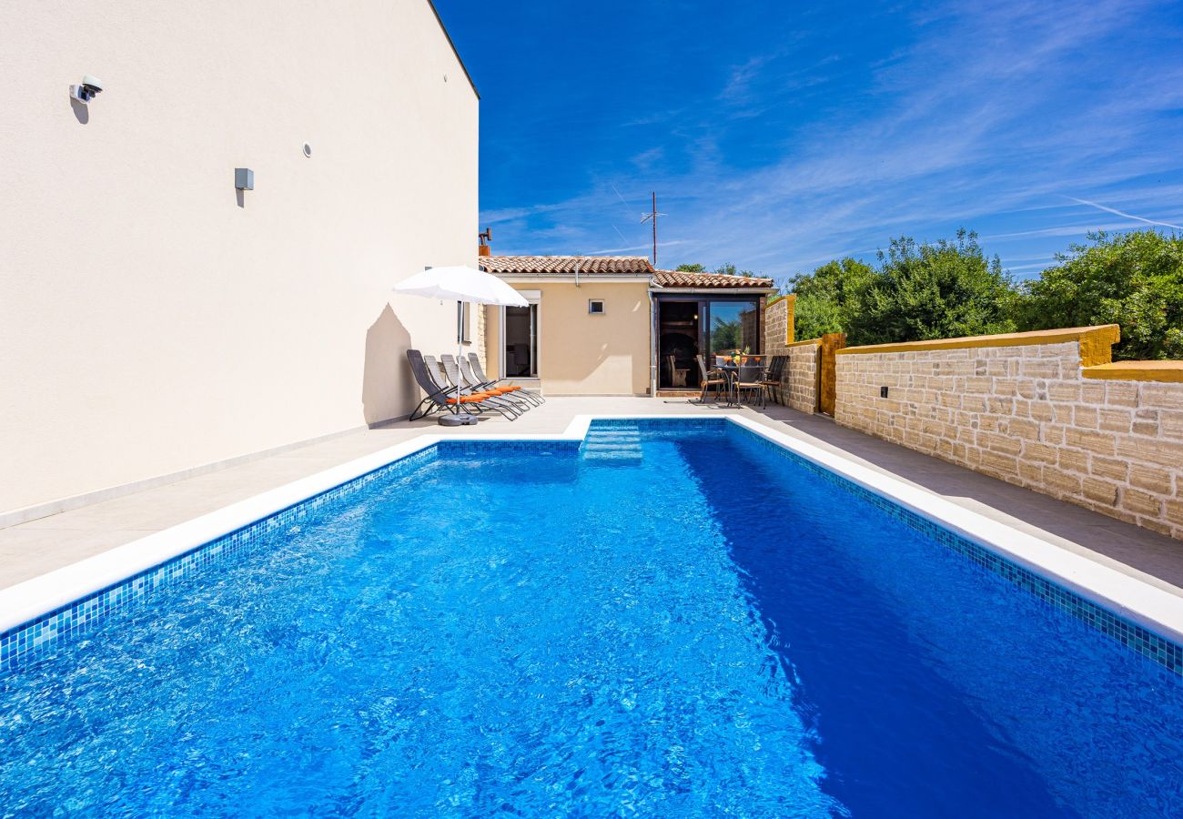 House in Pula - Holiday Home Mario with Private Pool