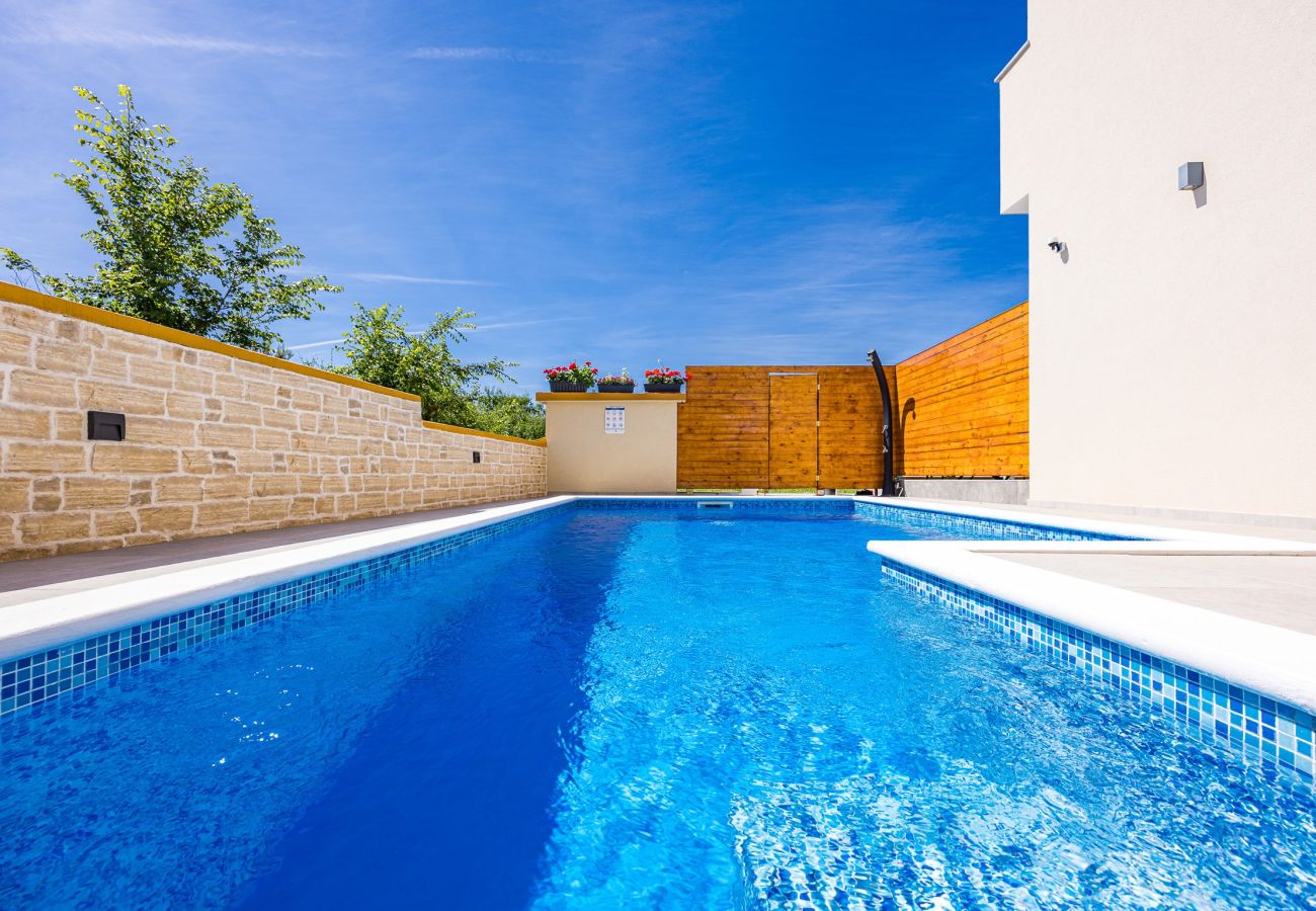 House in Pula - Holiday Home Mario with Private Pool